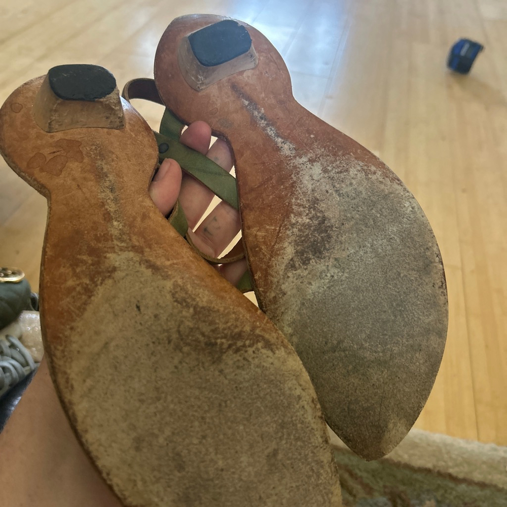Cydwoq heels sandals size 8 - Picture 3 of 4